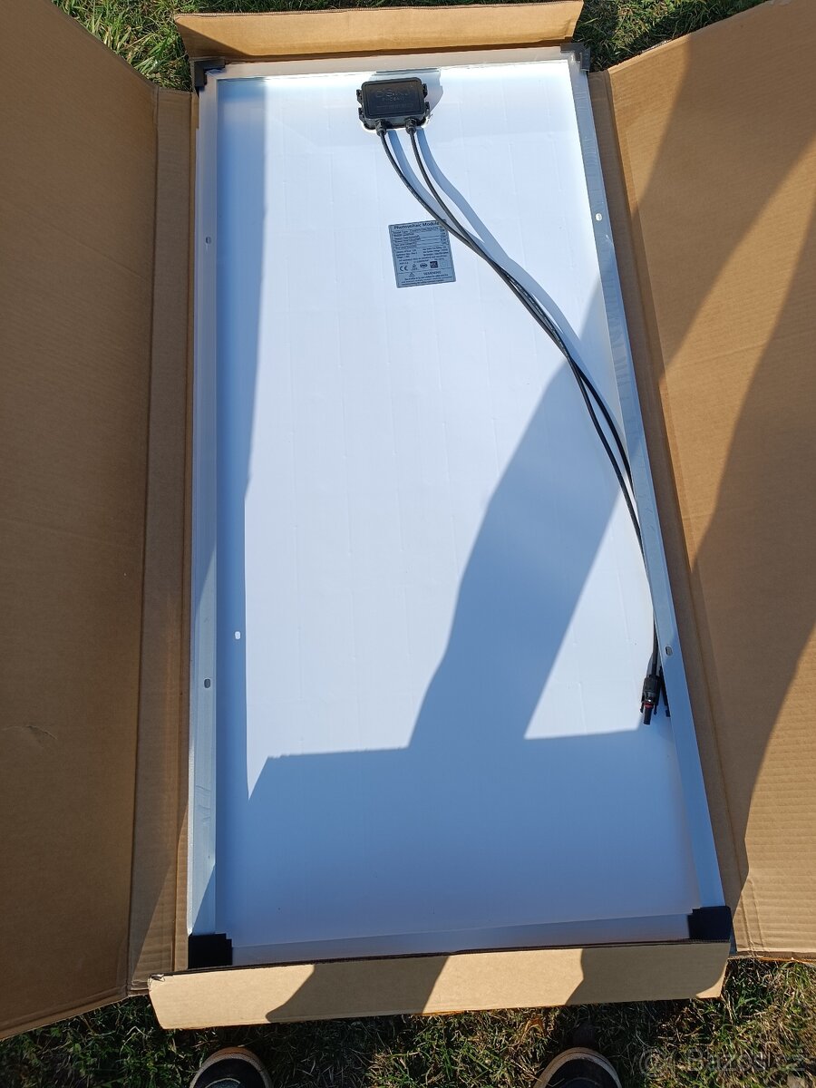 Fotovoltaický monokrystalický panel. - 2