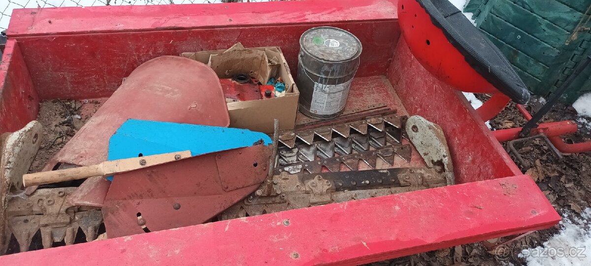 Prodám malotraktor MF-70 s vozíkem a lištou po GO, - 2