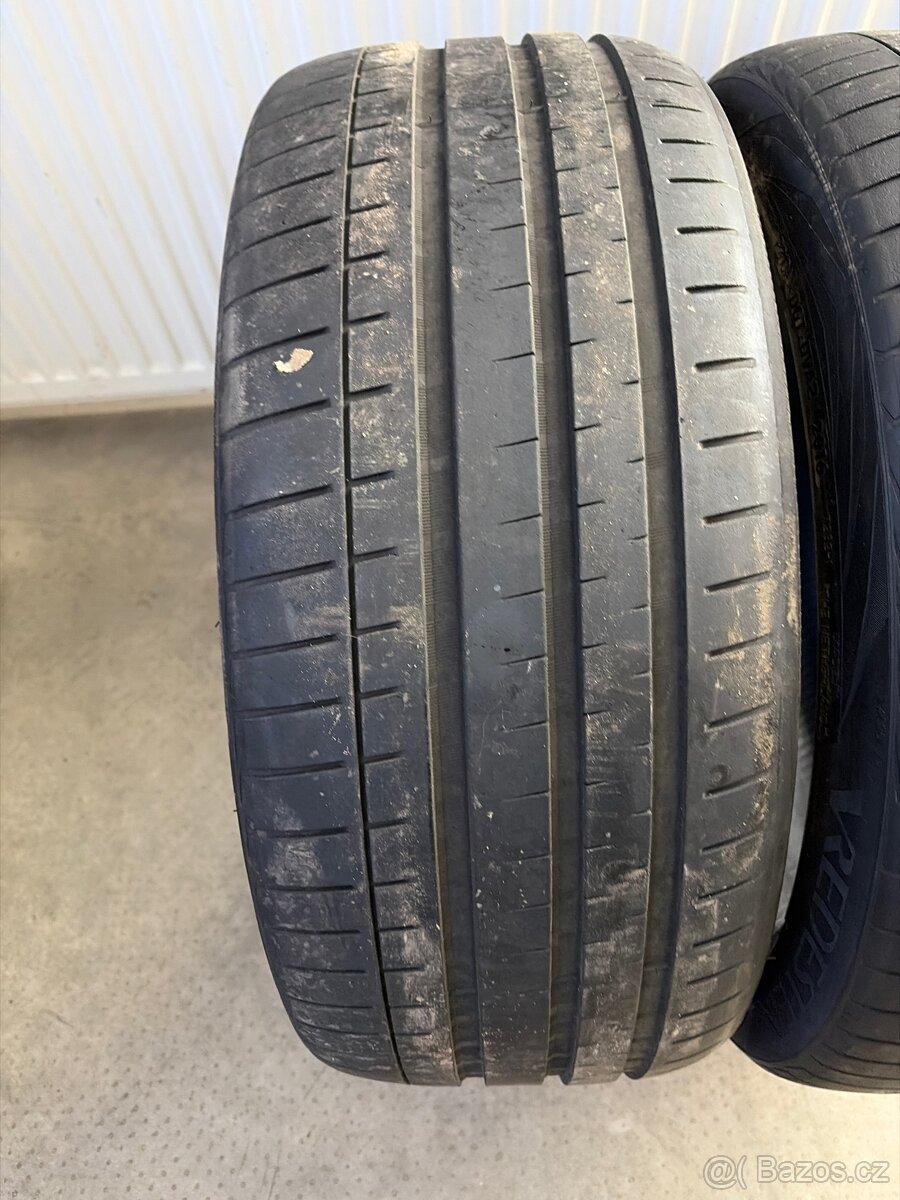 Letní pneu 225/40/19 - 2