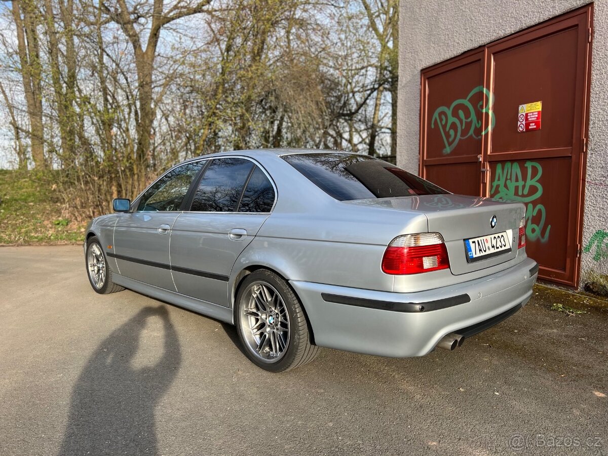 1998 BMW E39 540i V8 210kW - 2