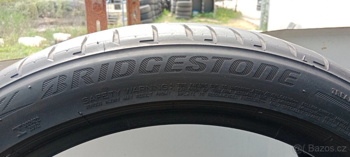 Bridgestone Potenza 235/40R19 - 2