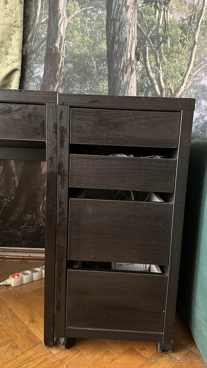 Pracovní stůl IKEA MICKE - 2