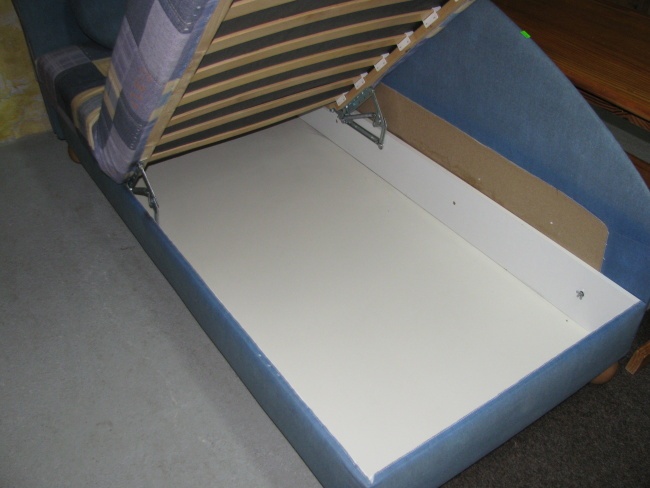 Válenda s úložným prostorem - 2