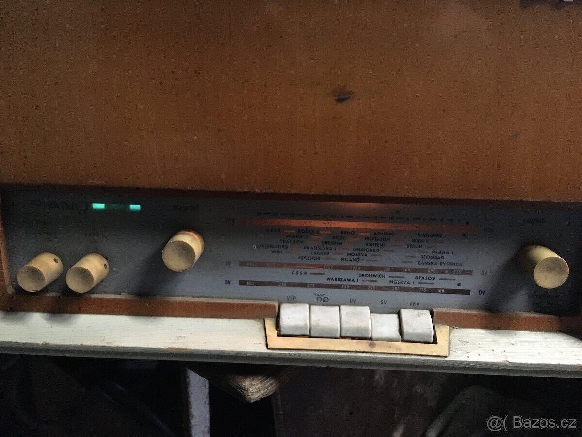 Tesla piano 1019A - 2