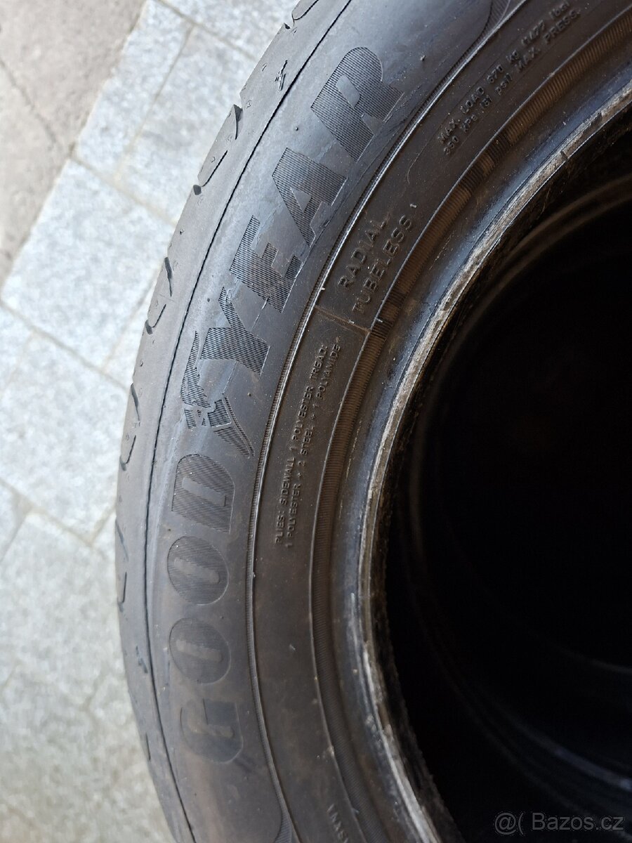 4x letni pneu 215/55 R17 - 2