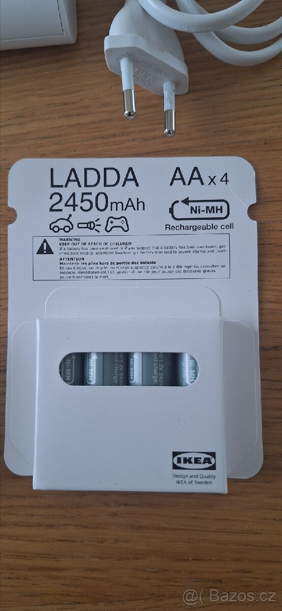 Nabíjecí baterie s nabíječkou Ikea. - 2