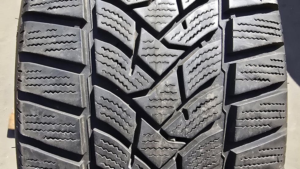 Zimní pneumatika 215/60/16 Dunlop - 2