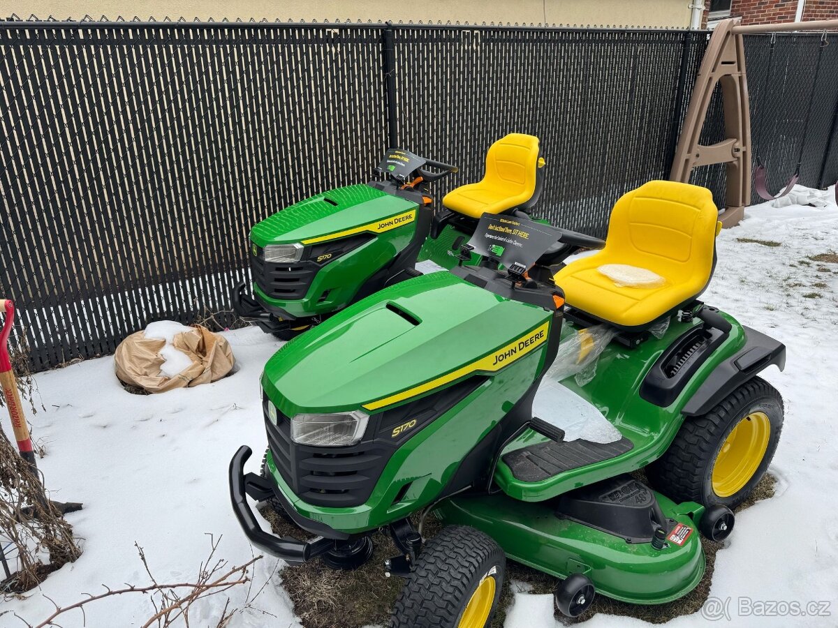 zahradní traktor john deere S170 - 2