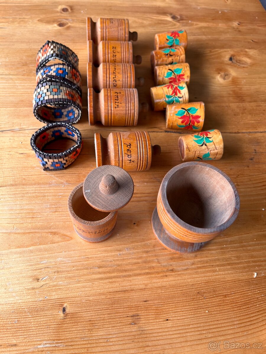 Dřevěné kořenky retro - 2