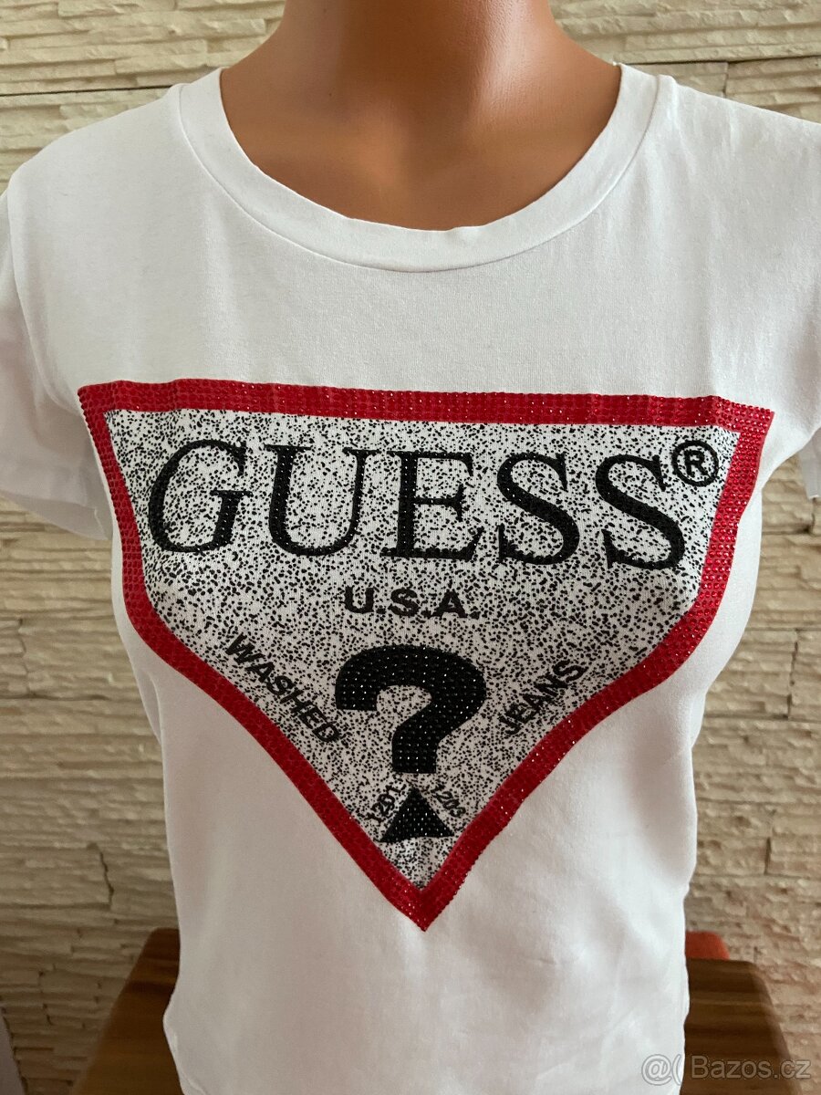 Krásné ikonické bílé tričko GUESS - vel. 38 - 2