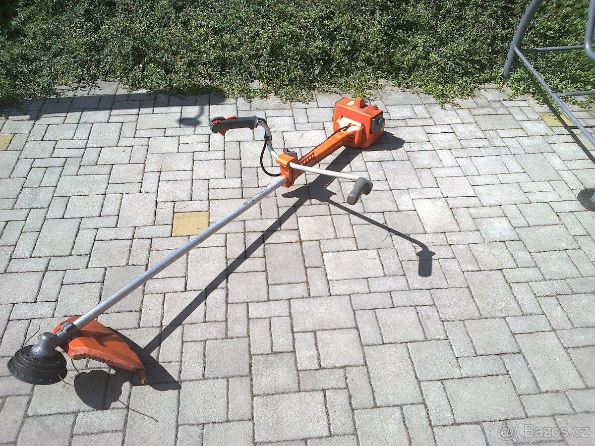Křovinořez Husqvarna 235 R - 2