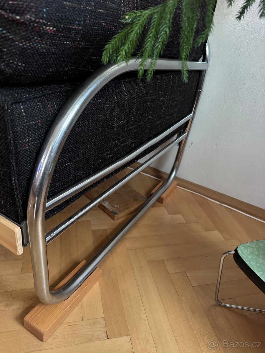 Chromovaný gauč po renovaci - 2