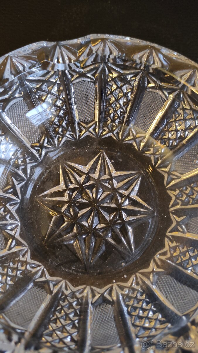 Popelník krásný broušený - váha 752 gramů - 2