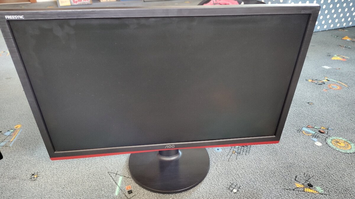 Prodám dva monitory 24" - 2