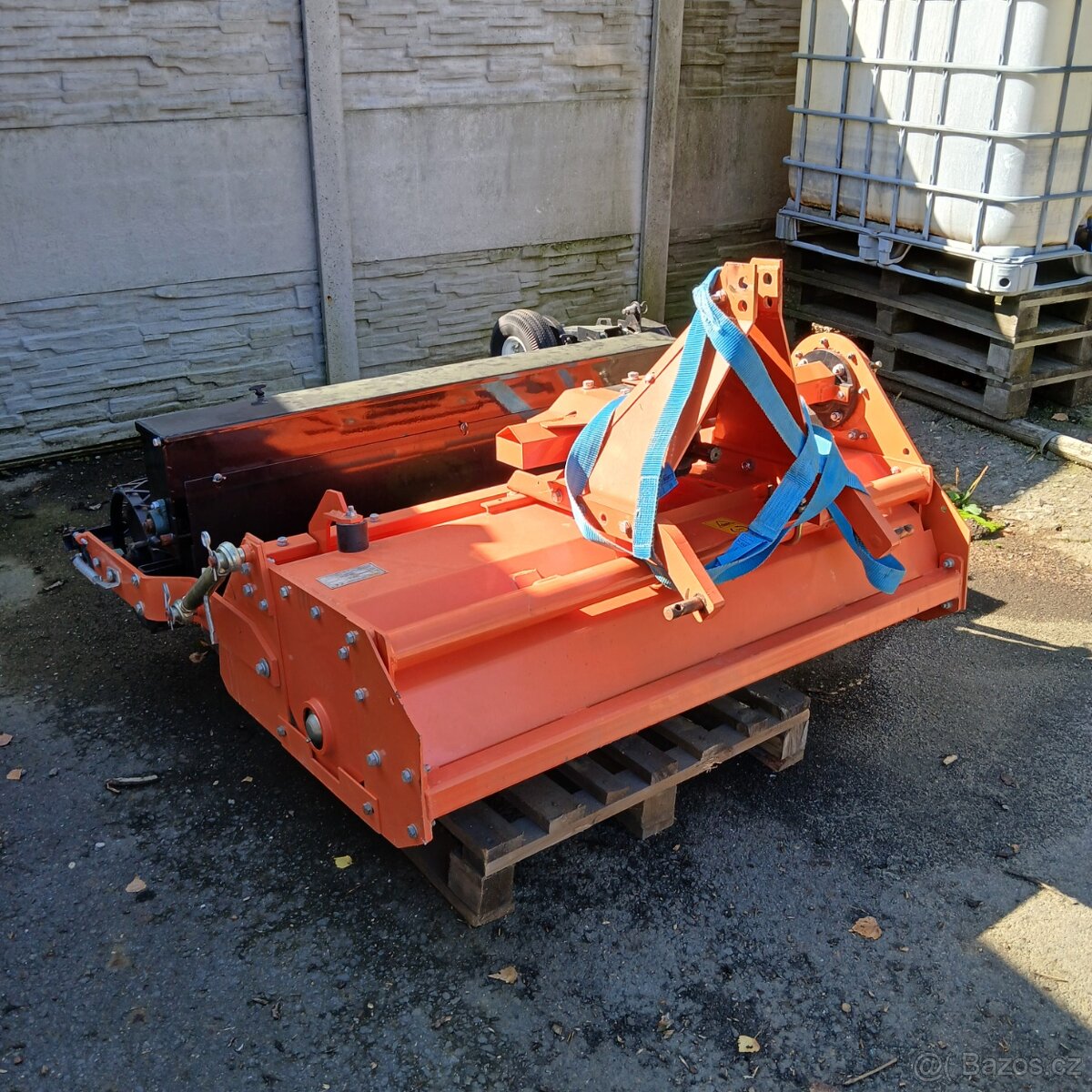 ZAKLADAČ TRÁVNÍKŮ DABAKI STB 125 - 2