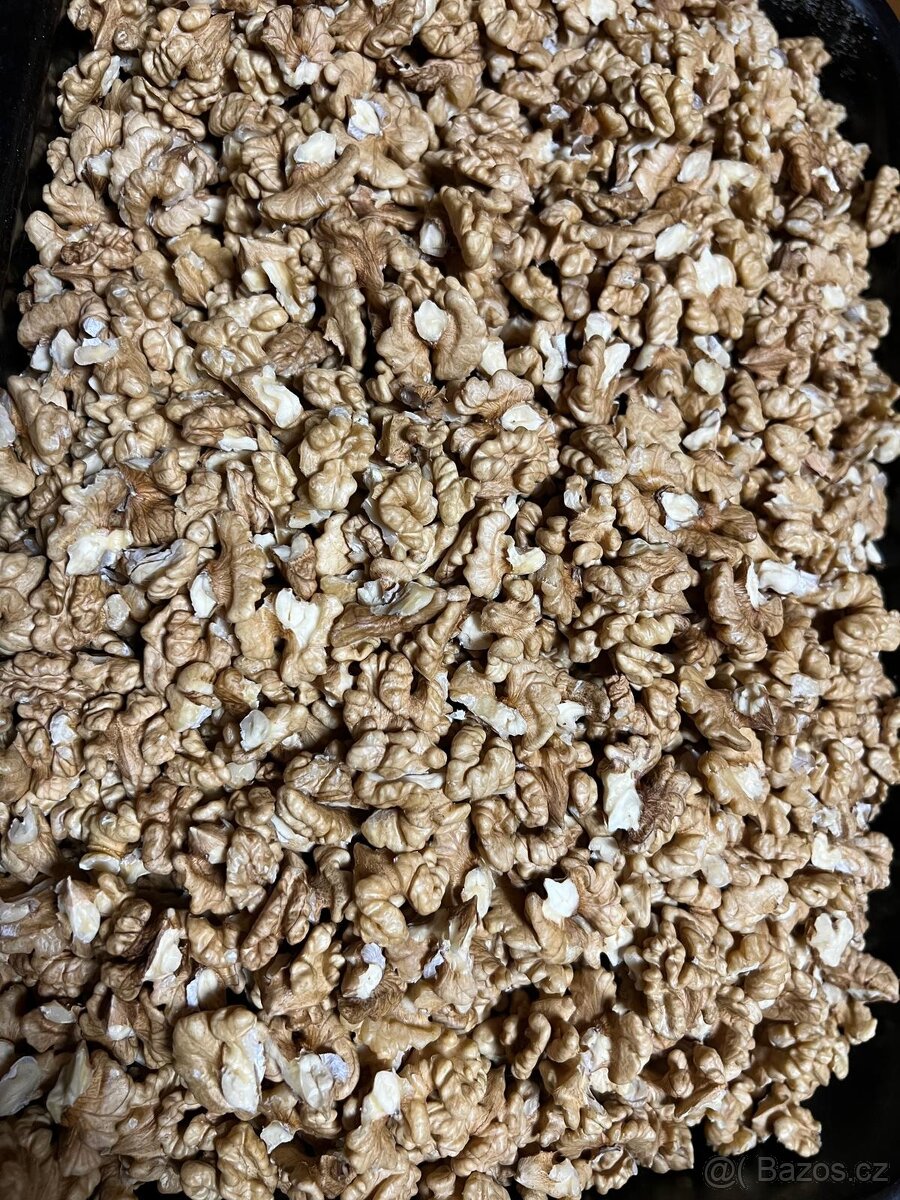 Vlašské ořechy loupané - 2