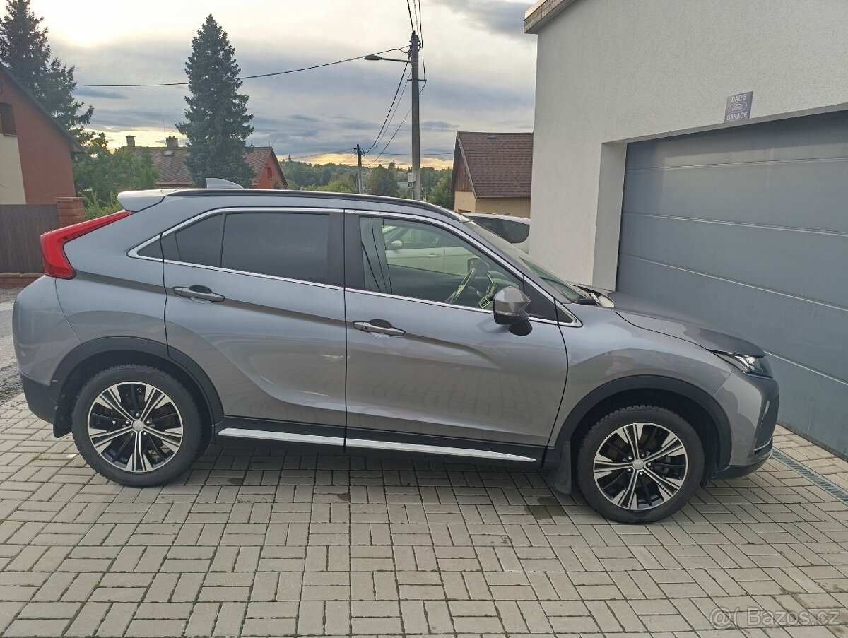 Mitsubishi Eclipse Cross 1,5 benzín - 2