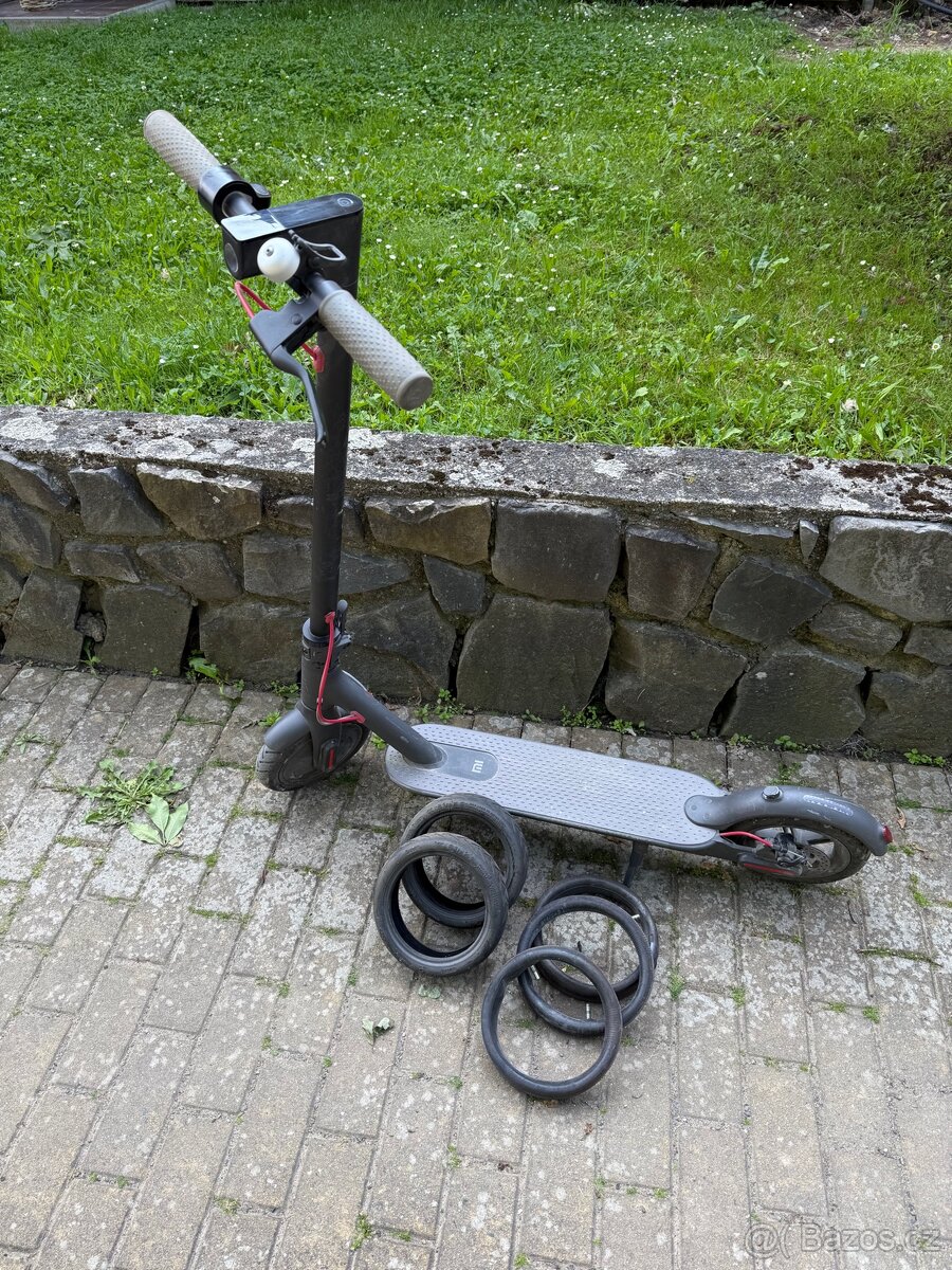 Xiaomi M365 Pro+mnoho příslušenství - 2