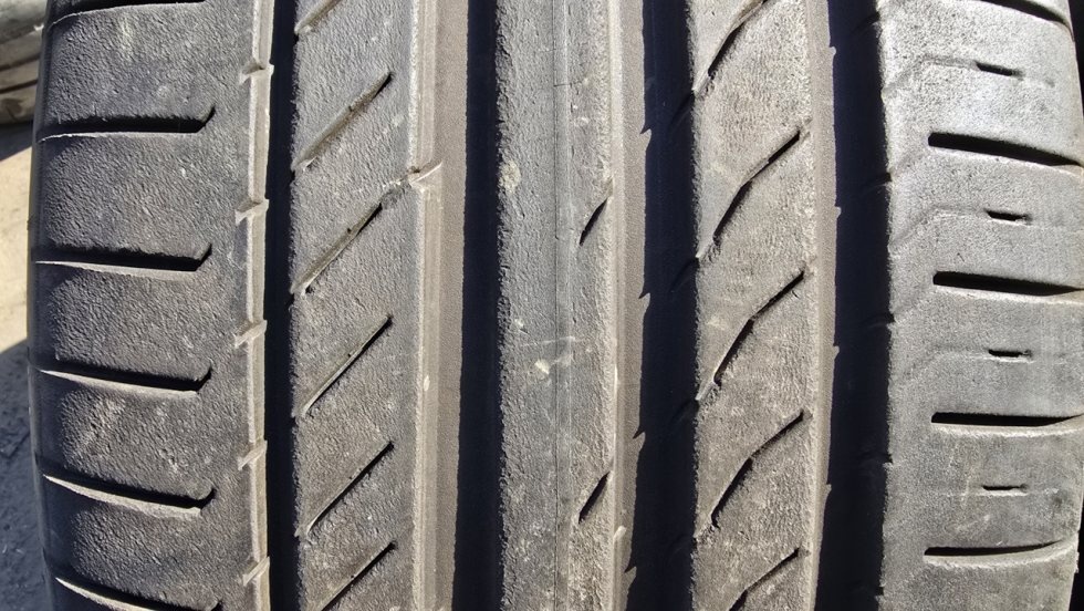 Letní pneu 245/45/19 Continental - 2