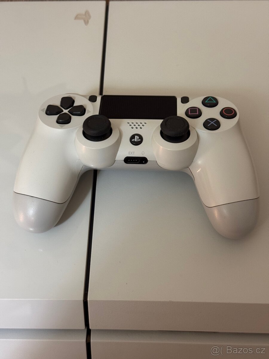 PlayStation 4 FAT 500 GB bílý - 2