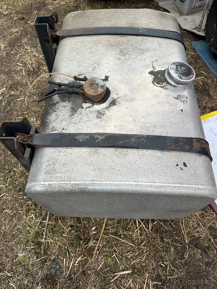 Palivová nádrž Iveco EuroCargo - 2