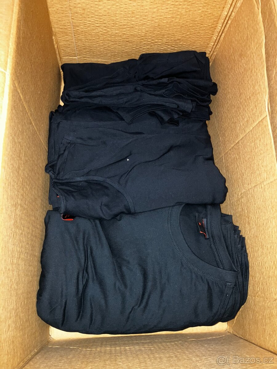 ČERNÉ MIKINY A TRIKA - NOVÉ/NEPRANÉ - 2