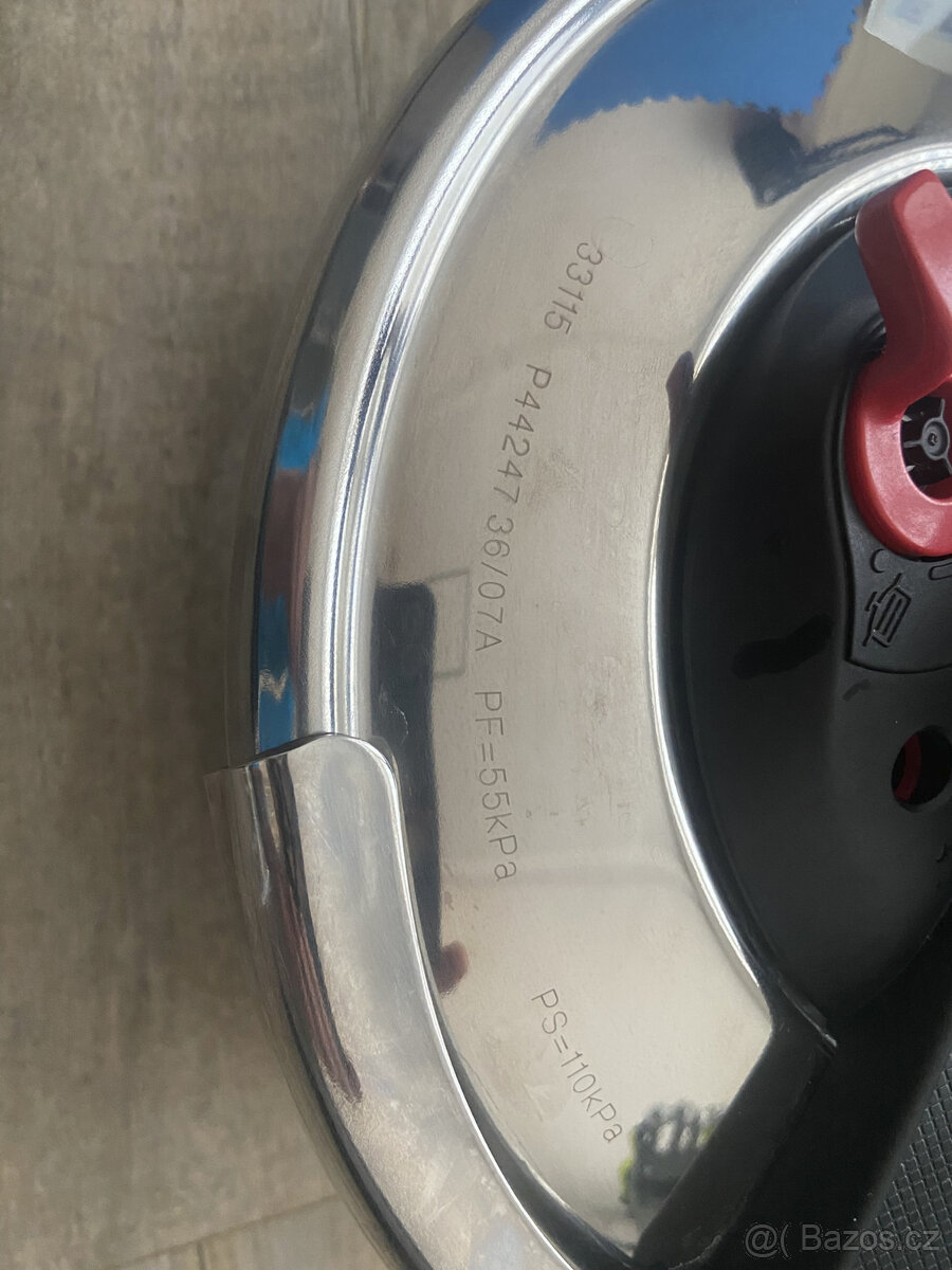 tlakovy hrnec Tefal - 2