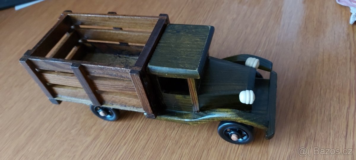 Auto dřevěné - 2