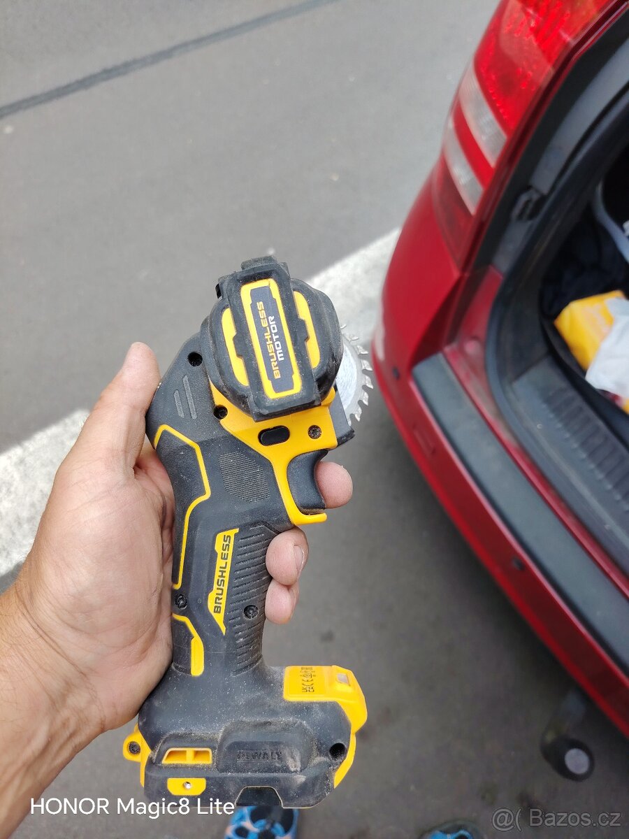 DeWALT DCS438N - 2