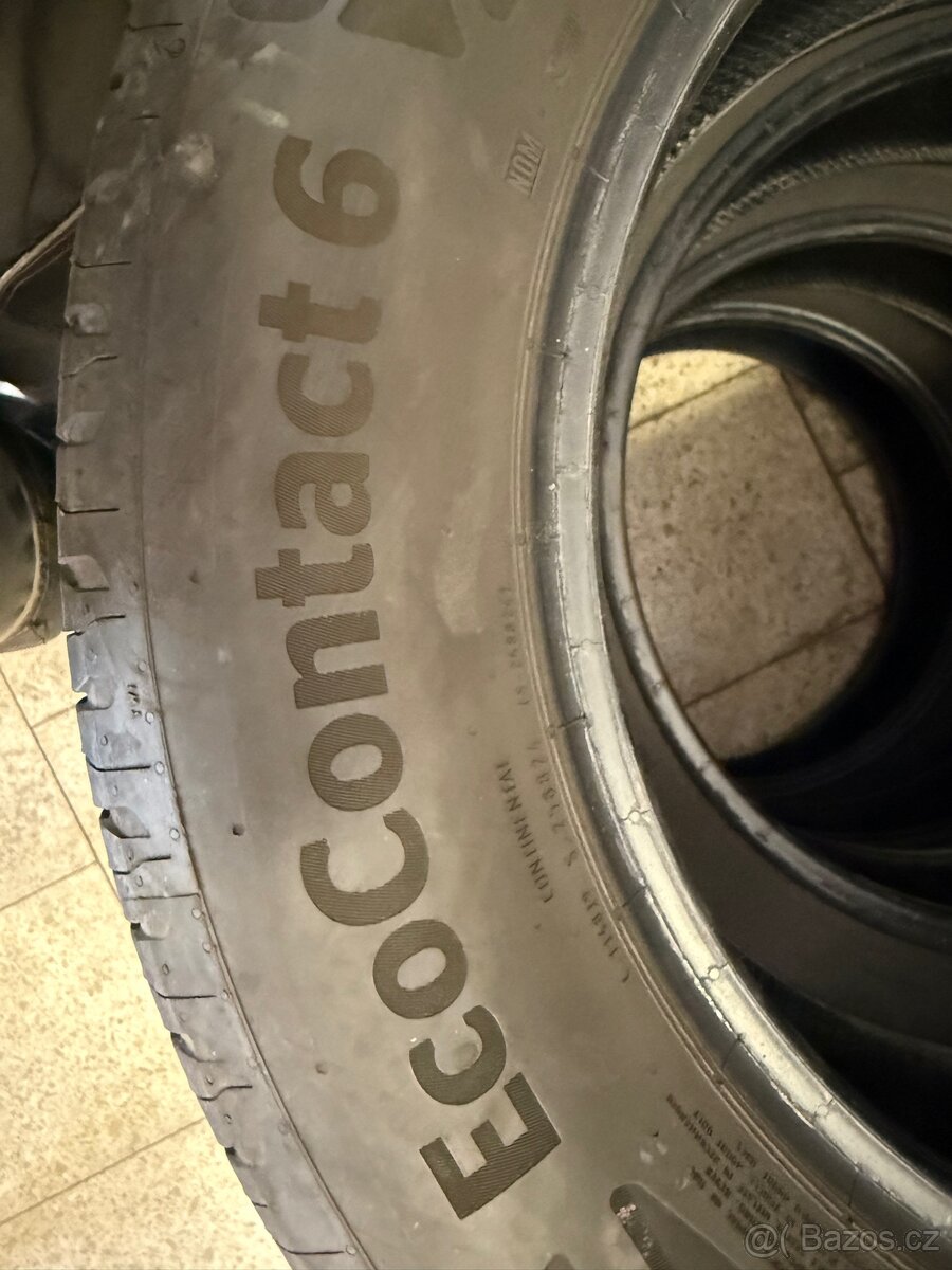 Continental letni 215/65 R17 - 2