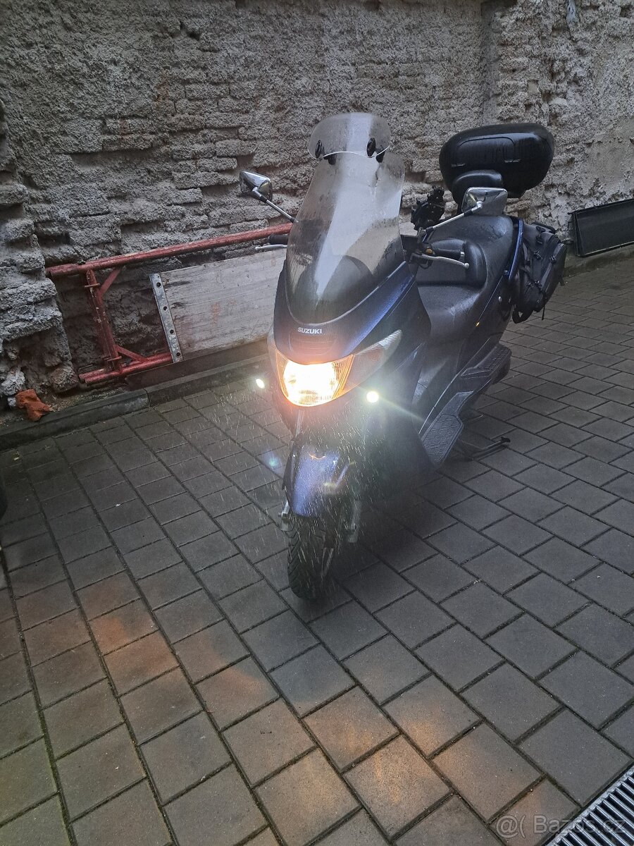 Suzuki Burgman 400 - 2
