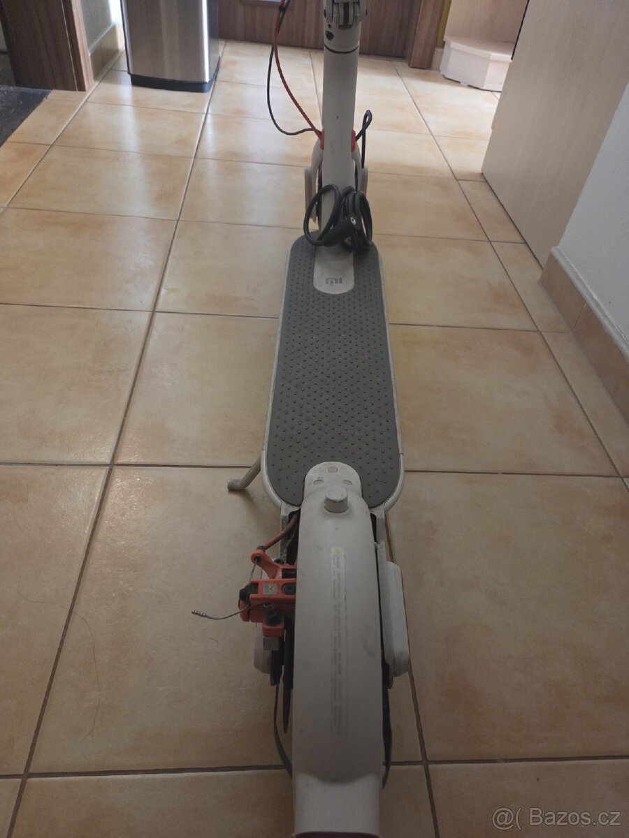 Xiaomi mi Electric Scooter 3 - 2