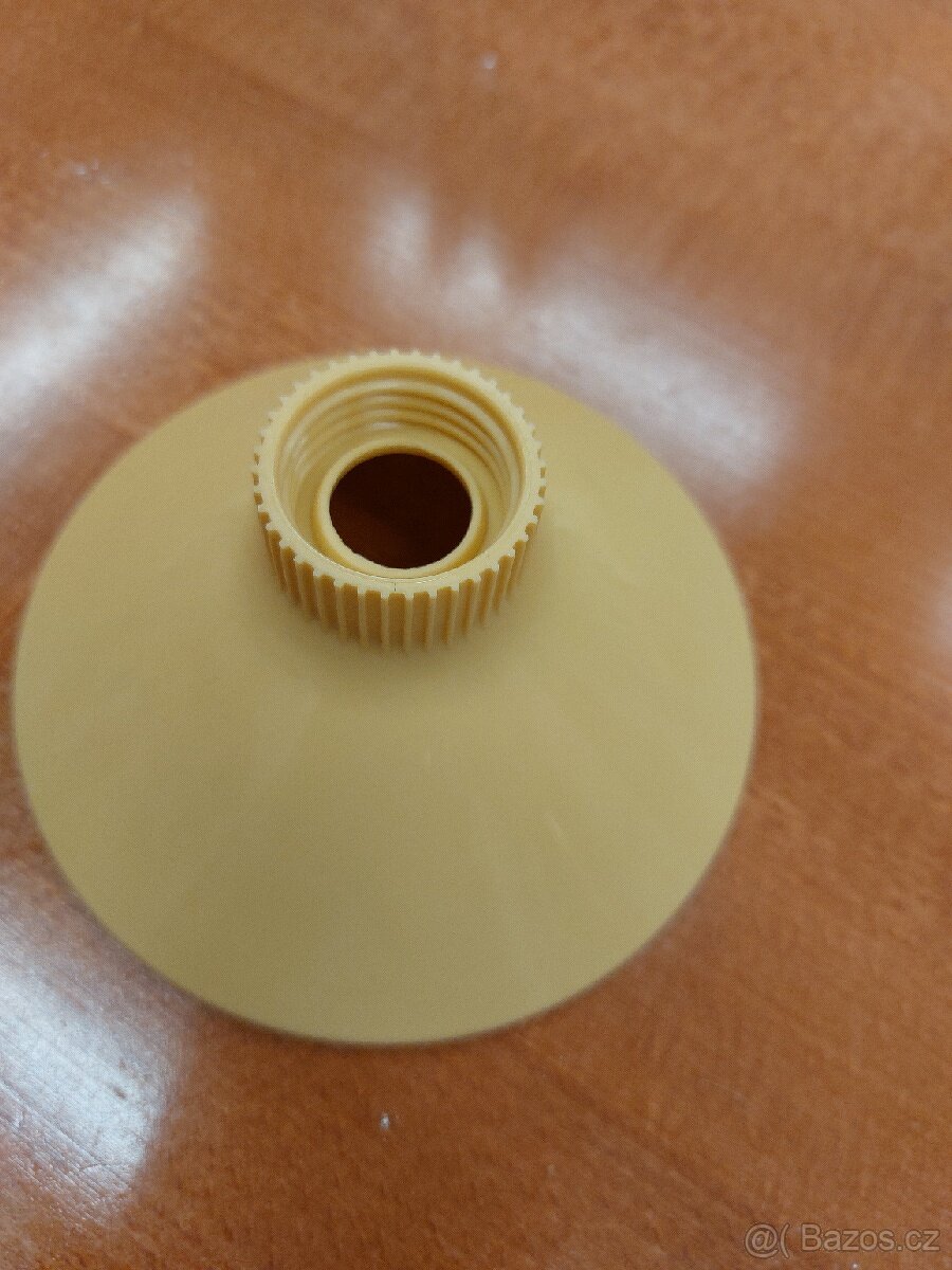 Násypka se závitem na plastové lahve - 2