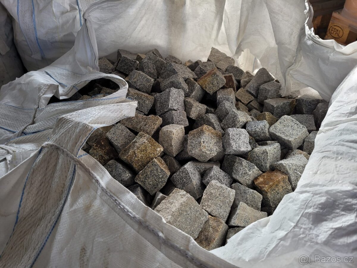 Nové, nepoužité žulové dlažební kostky 6/8 - 2