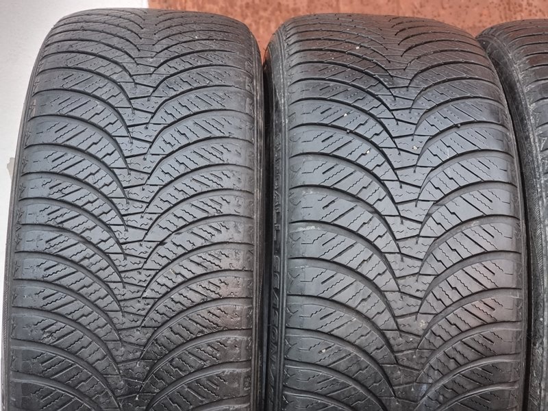 Celoroční Falken 225/45/19 - 2