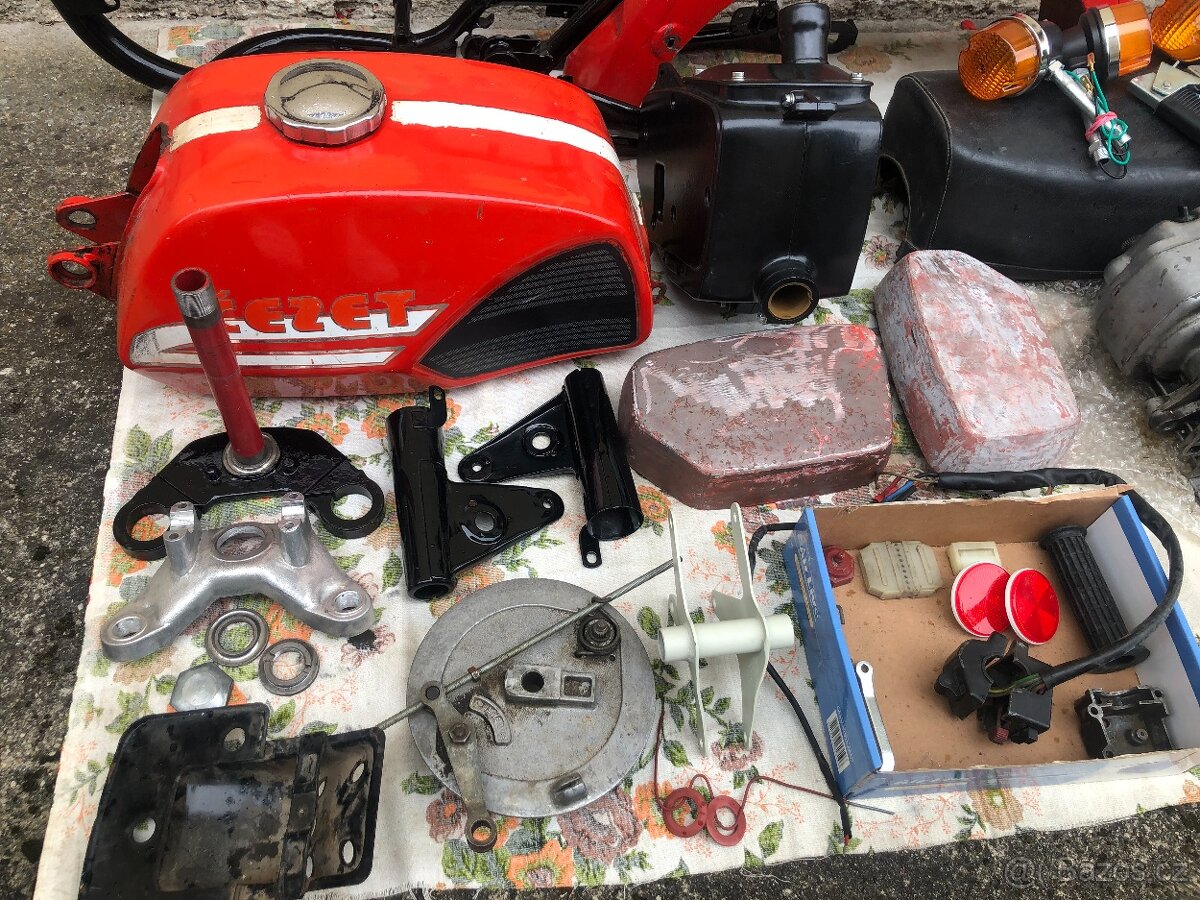 Prodám díly ČZ 175 / 487 477 - 2