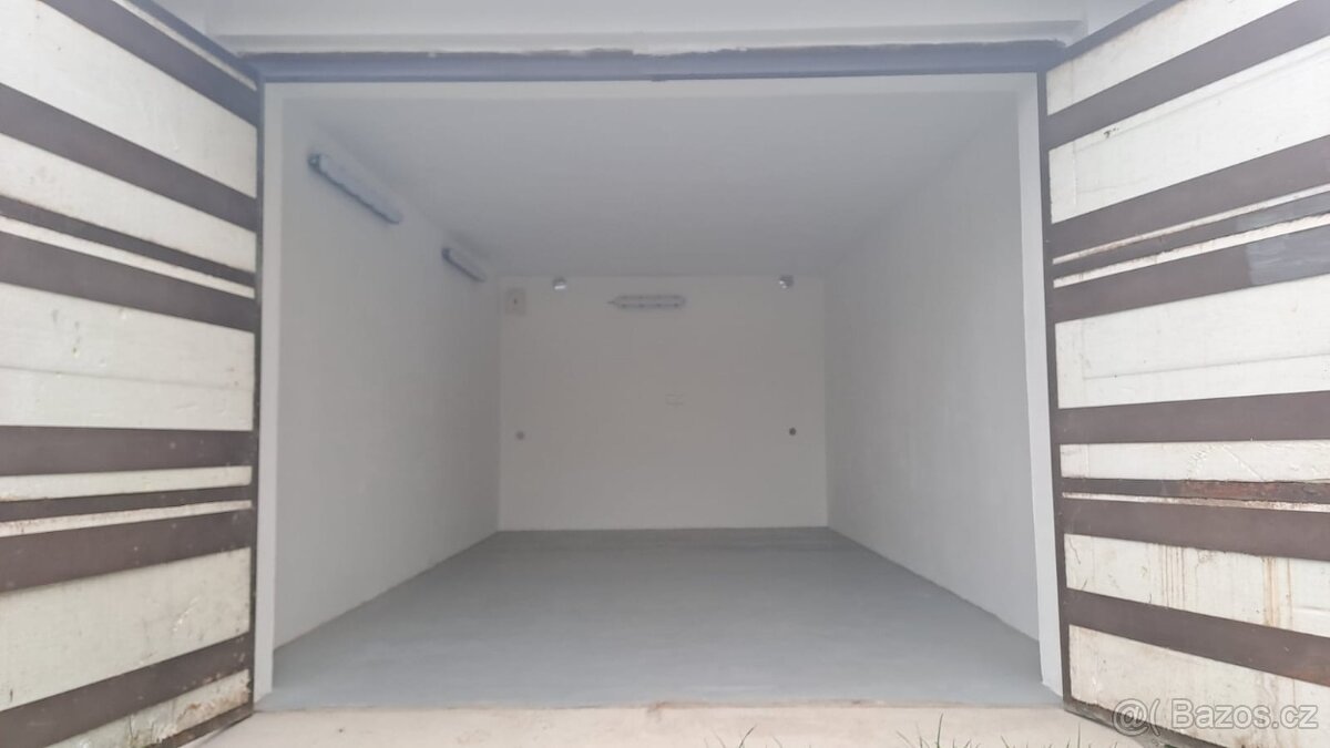 Pronájem garáže - Jičín, ul. Raisova, naproti Cyklo Pointu - 2