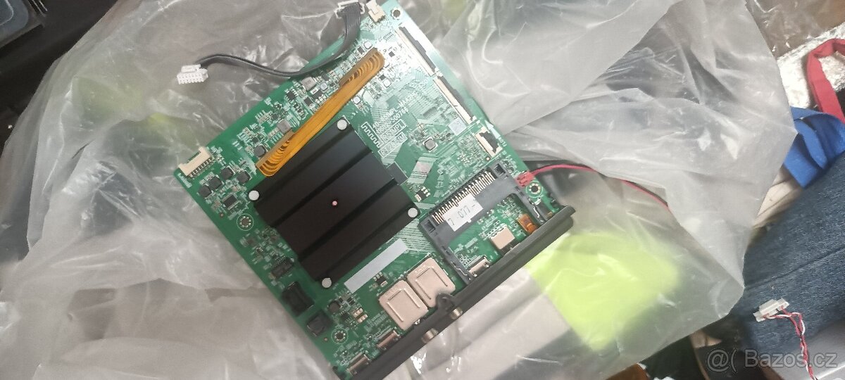 Elektronika Tv TCL - 2