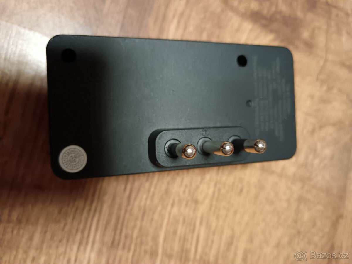 Cestovní adaptér s USB – NOVÝ (Travel Adapter) - 2