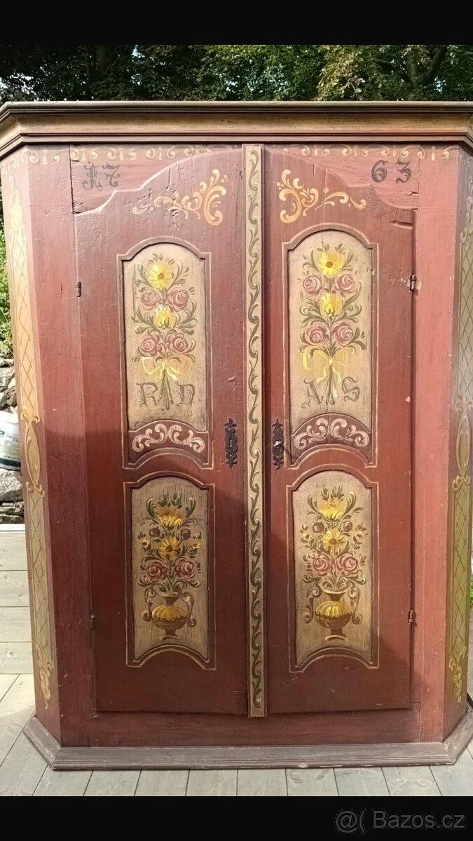 Starožitná skříň - 2