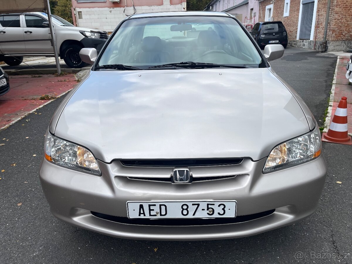 Prodám Honda Accord 3,0 V6 AT klima - 2