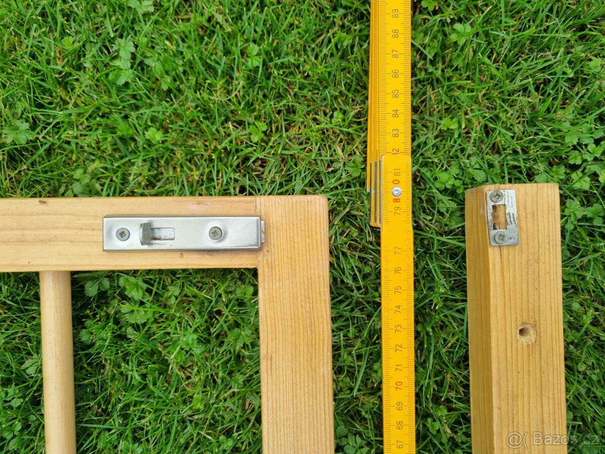 ZÁBRANA NA SCHODIŠTĚ - 2