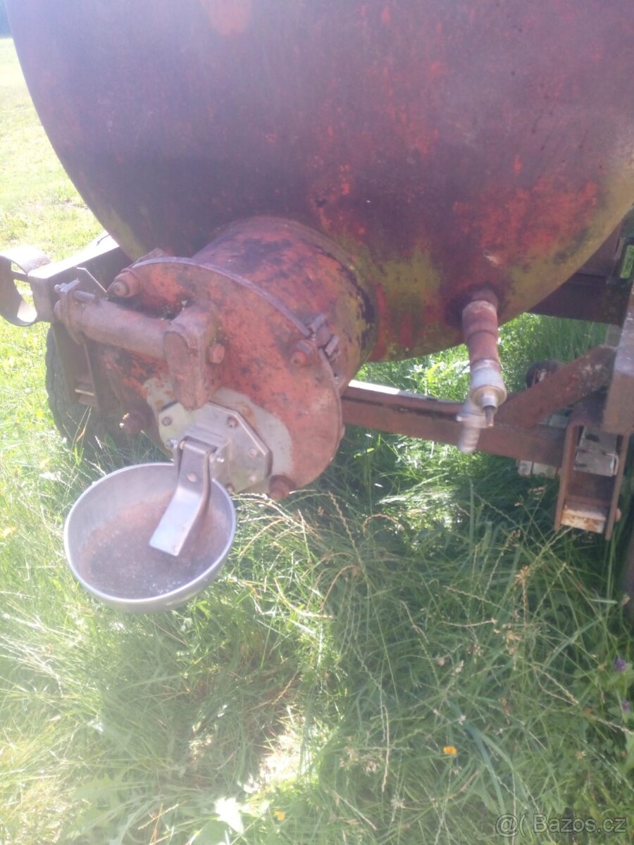 Cisterna, sud, nádrž , napáječka na vodu - 2