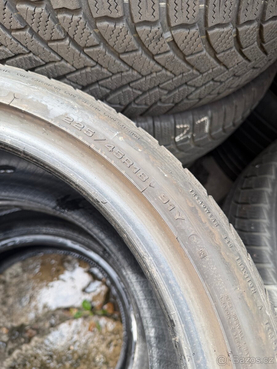 Letni pneu jeden kus 225/40/18 - 2