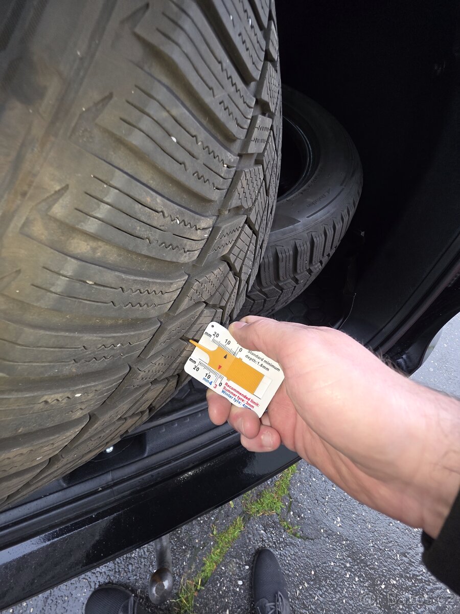 Zimní pneumatiky Hankook 235/55 R19 - 2