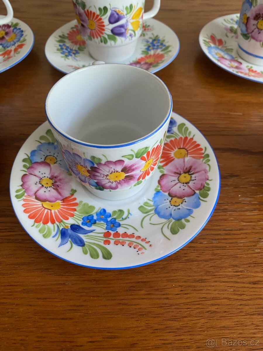 CHODSKÝ PORCELÁN,HRNEČKY+ TALÍŘKY -MALOVANÉ -SADA - 2