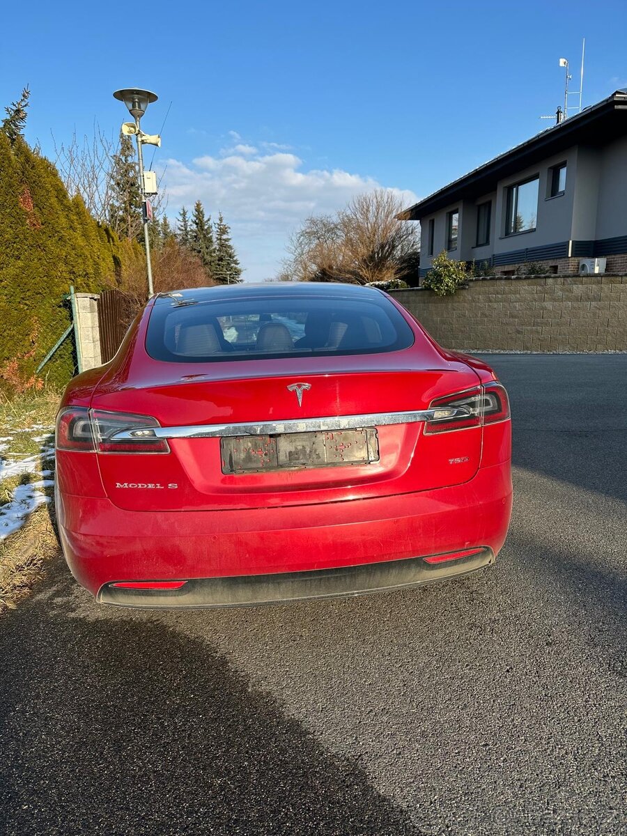 Tesla.model S 75D model.r.2018 - 2
