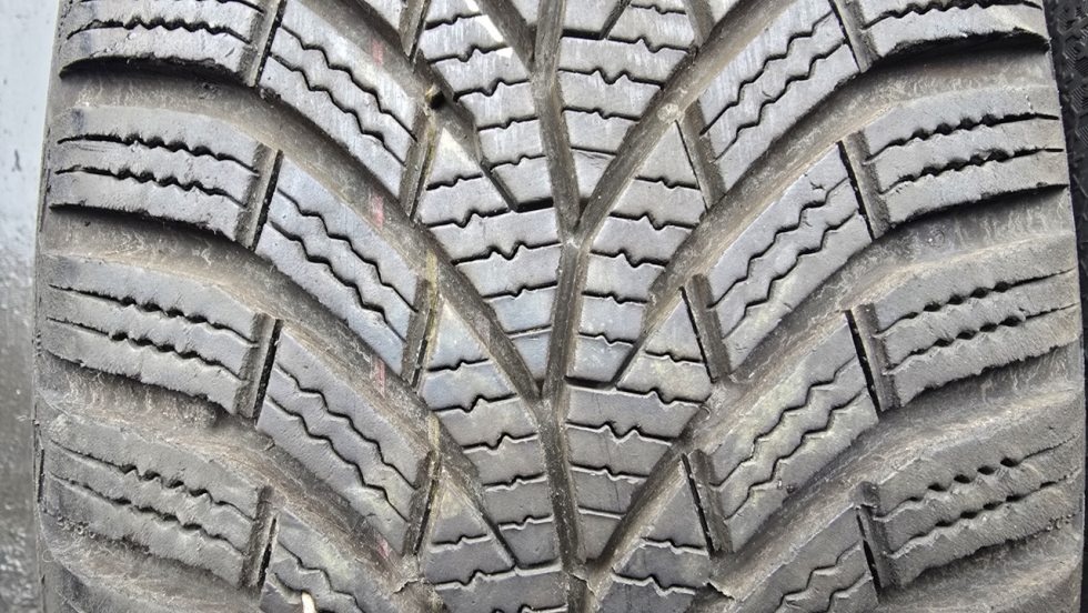 Zimní pneu 195/65/15 Continental - 2