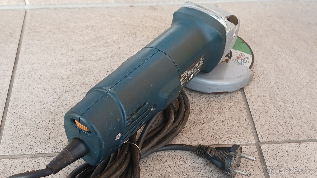 Úhlová bruska Bosch - 2