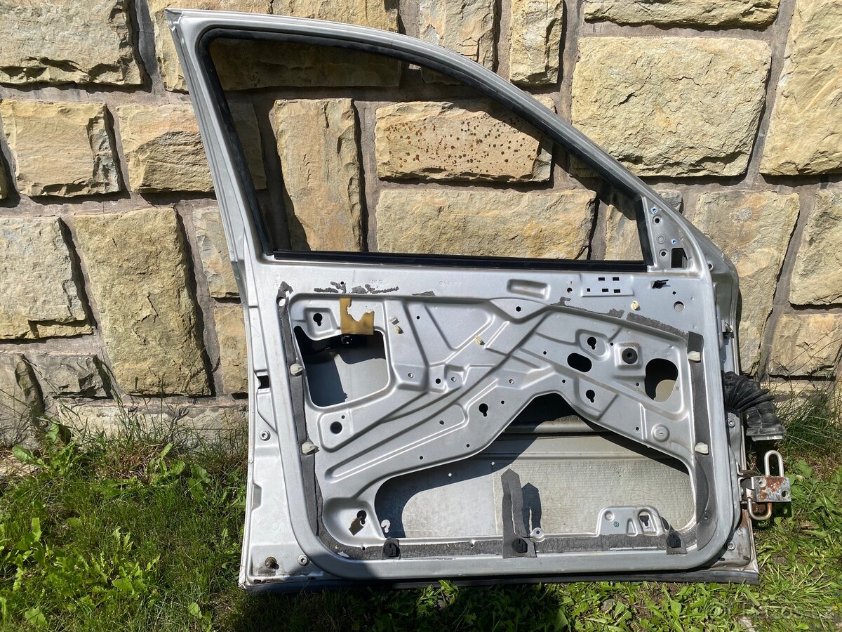 Levé přední dveře octavia1 - 2